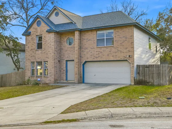 8211 Maverick Ridge Dr, San Antonio, TX 78240