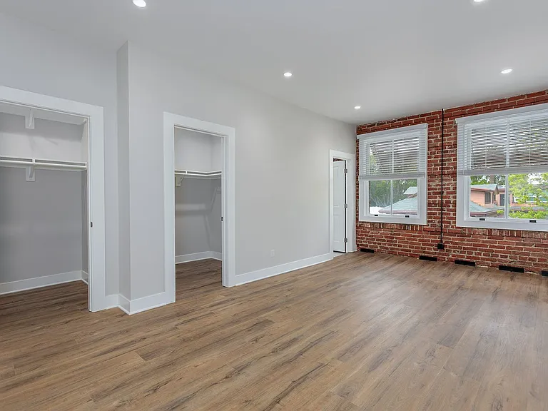 149 S Los Robles Ave — Photo 28