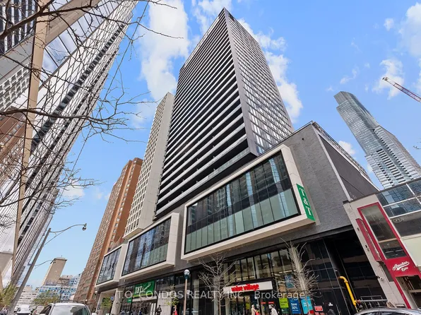 20 Edward St #1019, Toronto, ON M5G 0C5