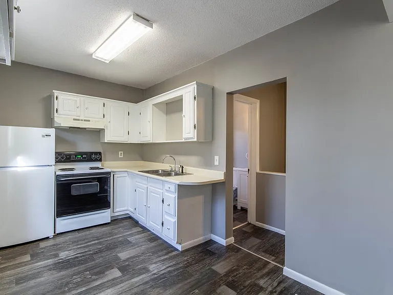 1025 State St — Photo 10