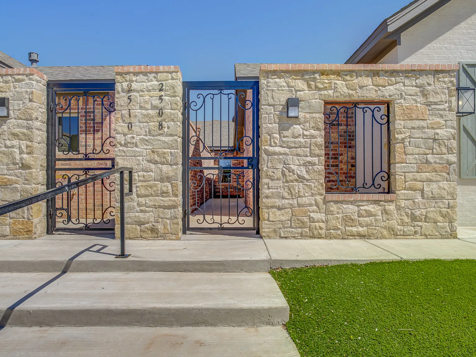 2 bed, 2.5 bath, 2000 sqft, $3,250 — Photo 4