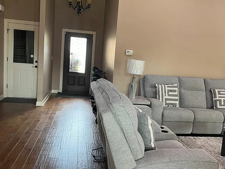 1005 Mark Cir — Photo 3