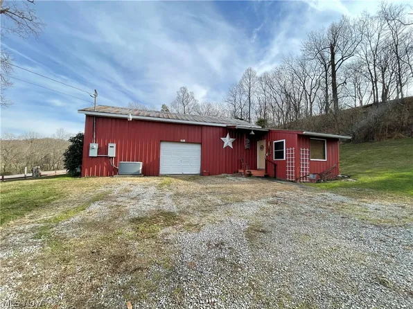 7414 Veto Rd, Belpre, OH 45714