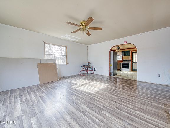 5th image of 2205 Madison Rd