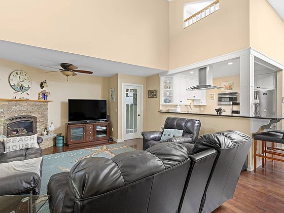 4th image of 49 Homewood Dr
