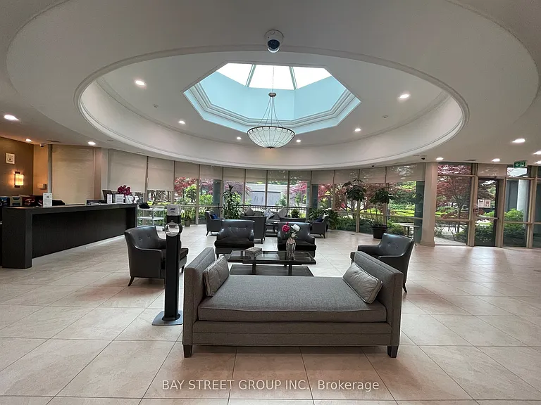 28 Harrison Garden Blvd #911 — Photo 3