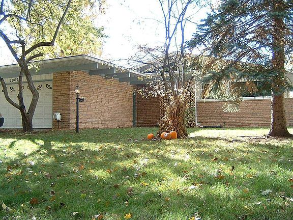 2nd image of 2909 Dina St