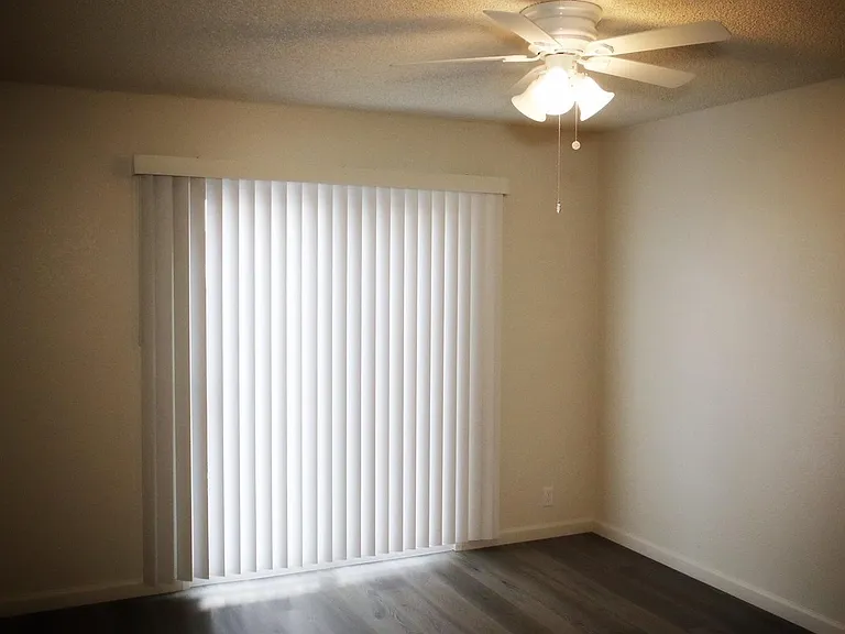 950 Del Rio Dr #A — Photo 7