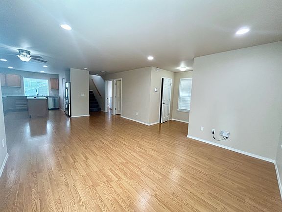 3rd image of 9117 229th Pl NE