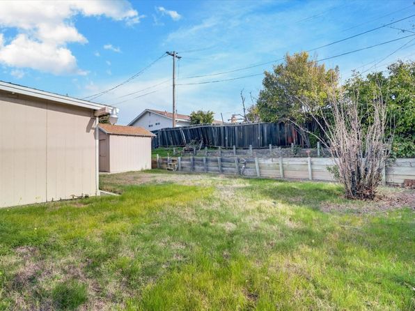 1014 Falcon Dr, Vallejo, CA 94589