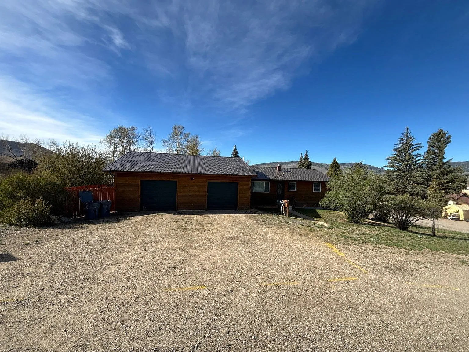4 bed, 2.0 bath, 1894 sqft, $4,085 — Photo 3