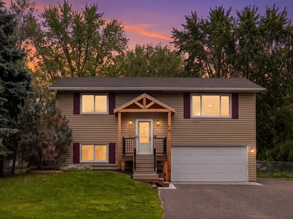 6420 Tomahawk Trl, Lino Lakes, MN 55014