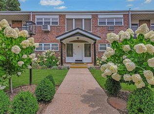 10 Ivy St APT 4A, Farmingdale, NY 11735