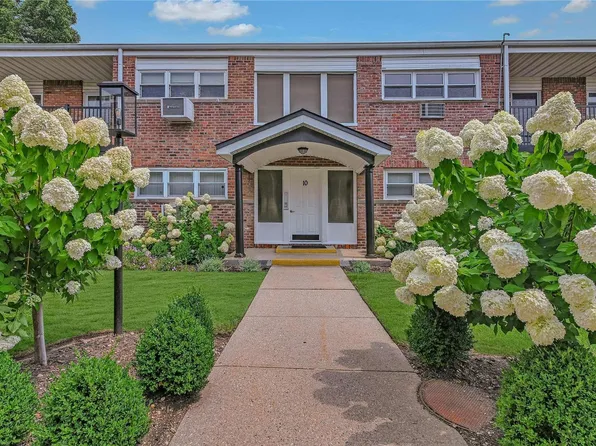 10 Ivy Street #4A, Farmingdale, NY 11735