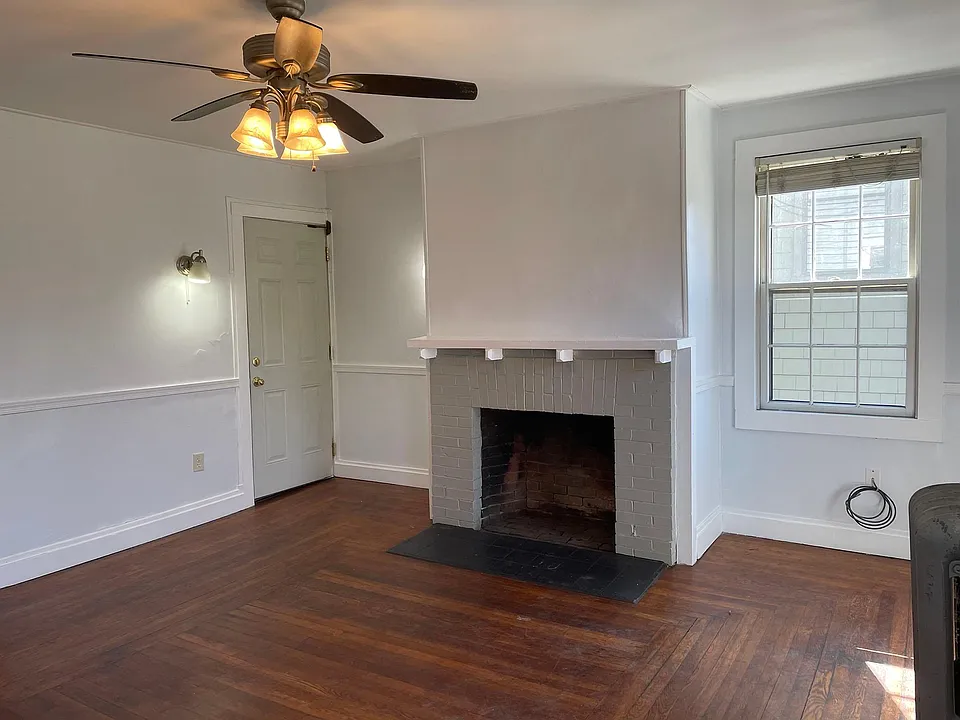 64 Dexter St #2R