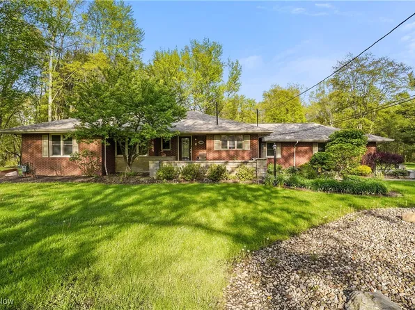 1021 Warner Rd SE, Brookfield, OH 44403