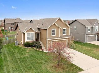 815 N Sycamore Ct, Gardner, KS 66030