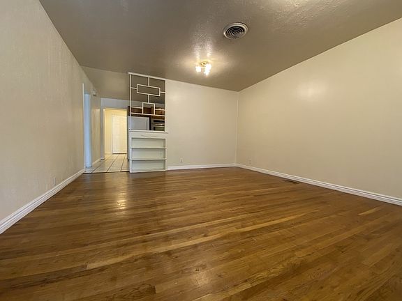 2nd image of 319 E Kensington Ave