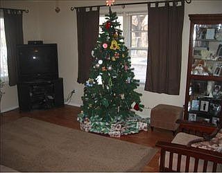 1st image of 210 Elm St