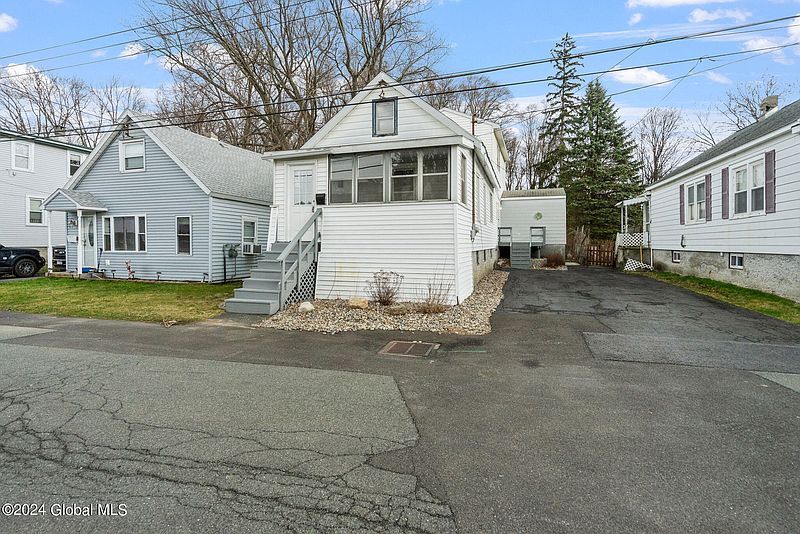 2nd image of 7 Sunnyside Avenue