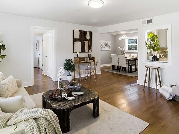 3rd image of 3660 Peachtree Rd NE APT H3