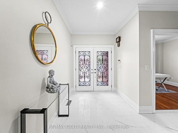 3rd image of 16 Regis Cir
