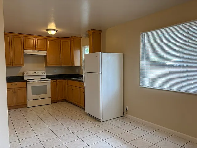 1547 Valle Vista Ave #1547 — Photo 4