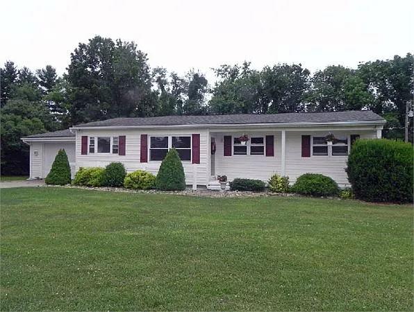 52549 East Dr photo 1