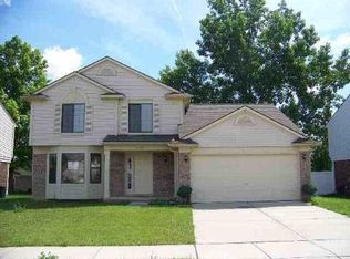 22515 Sylvan Dr, Flat Rock, MI 48134