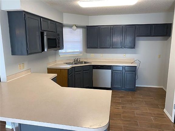 4th image of 118 Fox Run Pl #A