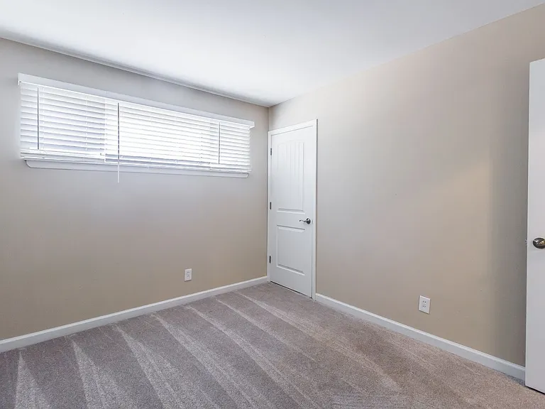 2365 Ida Ln — Photo 12