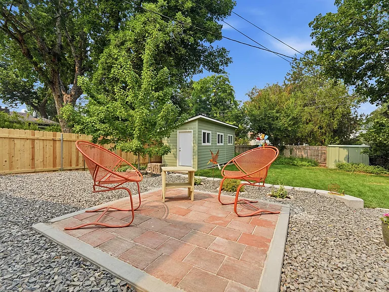 417 N Atlantic St — Photo 23