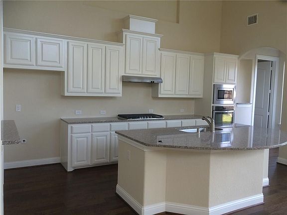 5th image of 812 Windy Hill Dr