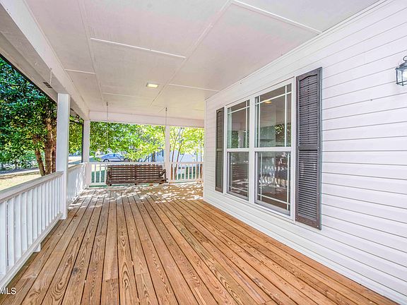 2nd image of 1009 Windridge Dr