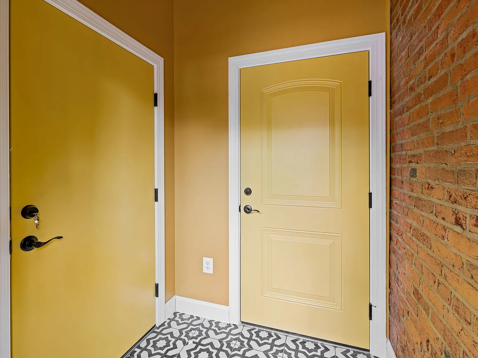 2 bed, 2.5 bath, 1500 sqft, $3,600 — Photo 3