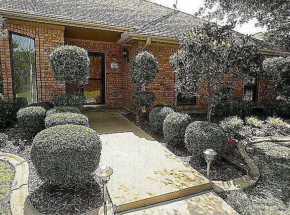 2nd image of 1002 Sandy Creek Dr