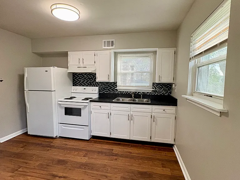 Vernon Cove Apartments — Photo 20