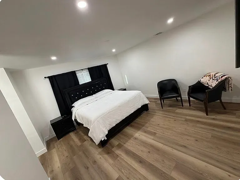 2509 Canterbury Trl — Photo 10