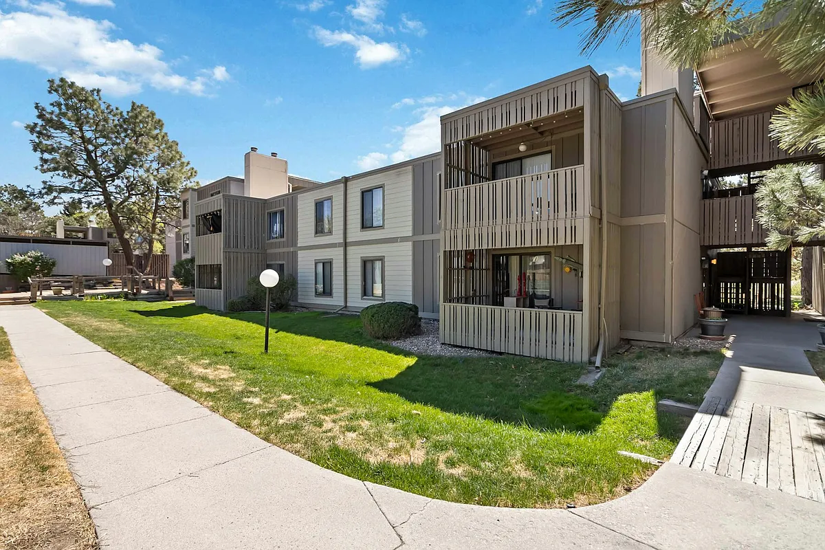 Building Photo - 2525 S Dayton Way #1708
