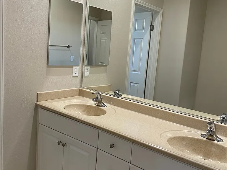 36772 Maxmillian Ave — Photo 41