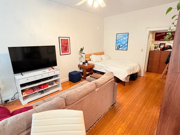 119 Peterborough St APT 7, Boston, MA 02215