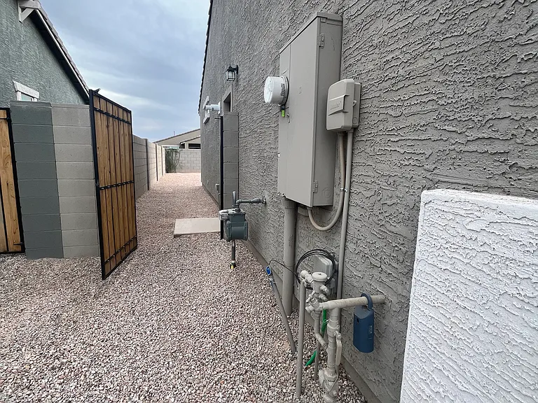 17667 W Morning Glory St — Photo 17