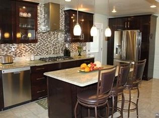 900 Bogert Rd, River Edge, NJ 07661