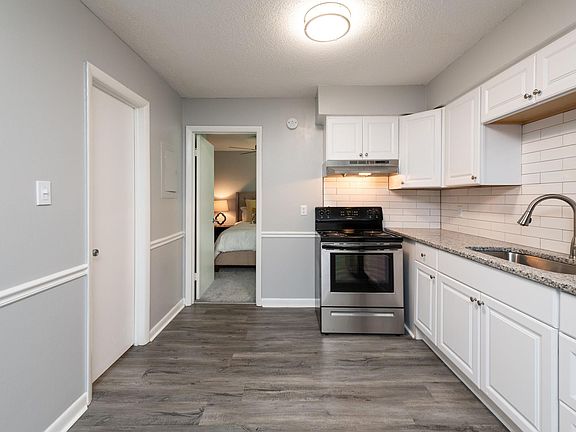 600 sq ft Deluxe
