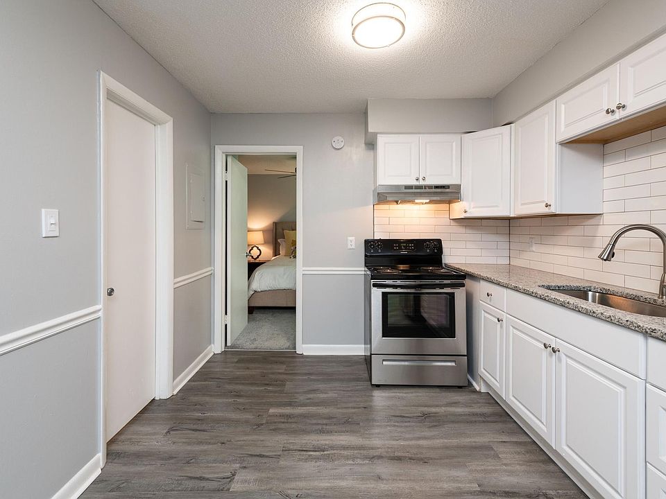600 sq ft Deluxe