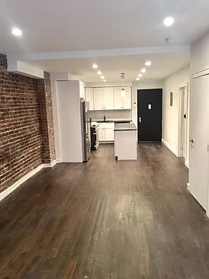 Rented by Town Residential | media 15