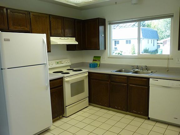 3rd image of 112 Ponderosa St