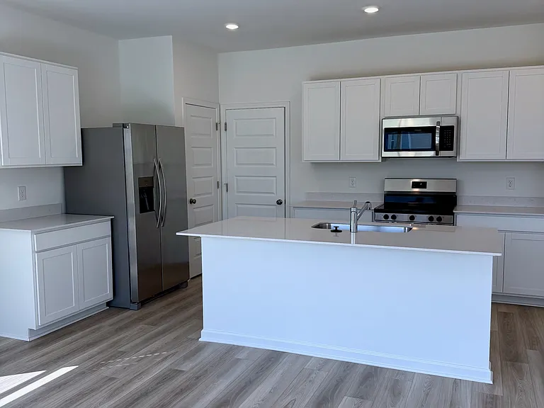 1274 Ross Farms Blvd — Photo 5