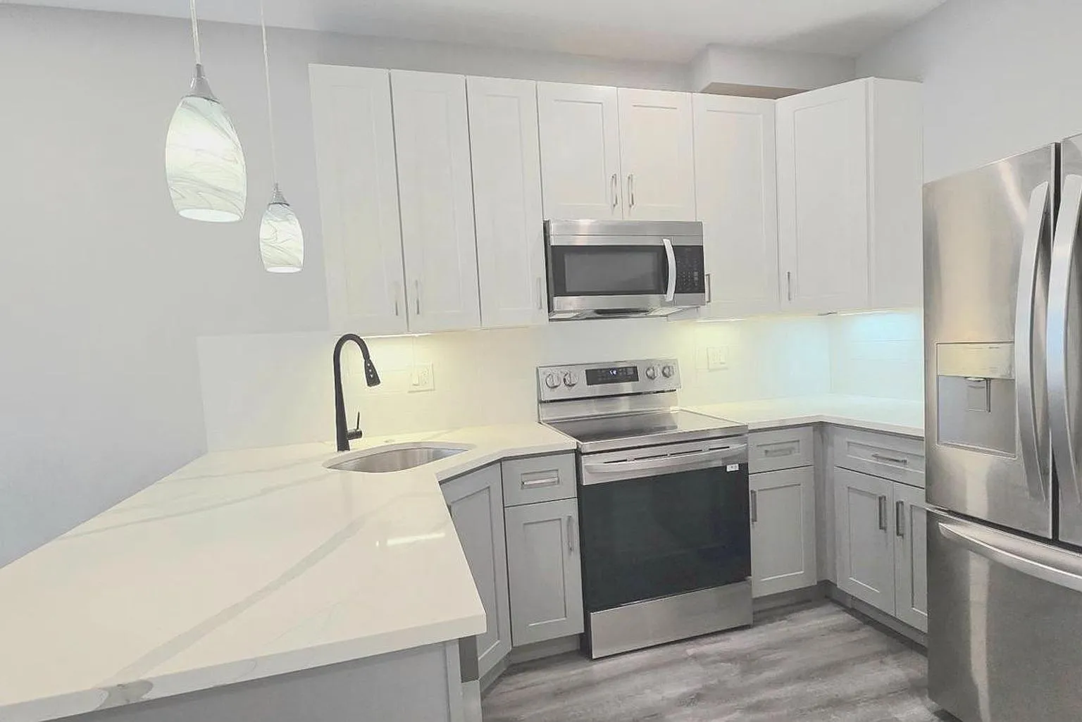 University City 3bd/3bth Bi-Level — Photo 3