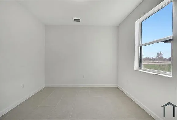 2811 SE 23rd Ter #2811 — Photo 35